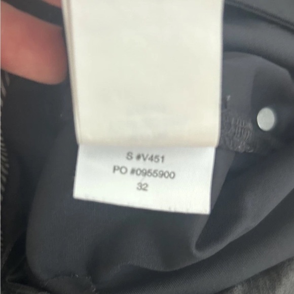 Vuori Pants Mens Meta Cargo Slash Pockets Comfort Stretch V451 Black Size 32 - Picture 8 of 10